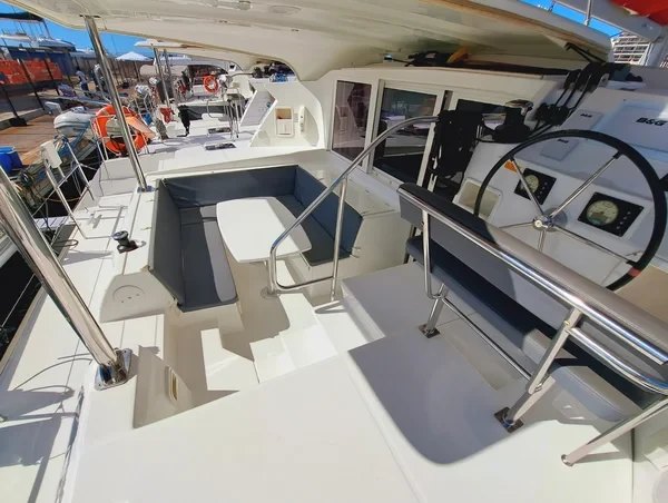Lagoon 421 - Boatscribe.com