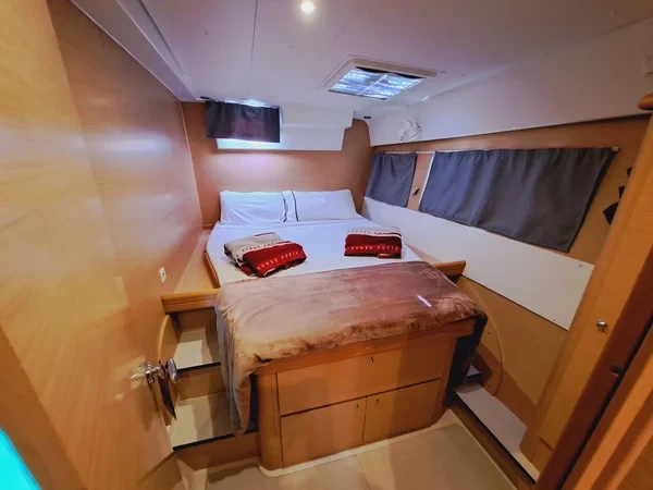 Lagoon 421 - Boatscribe.com