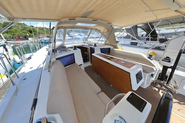 Dufour 390 - Boatscribe.com