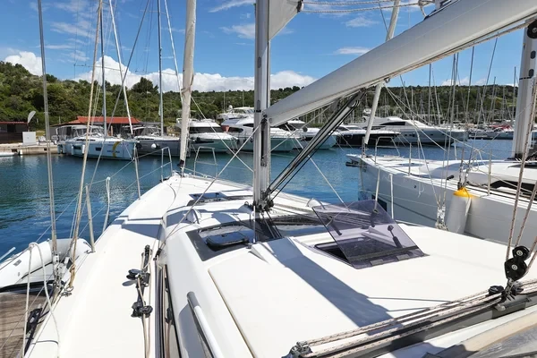 Dufour 390 - Boatscribe.com