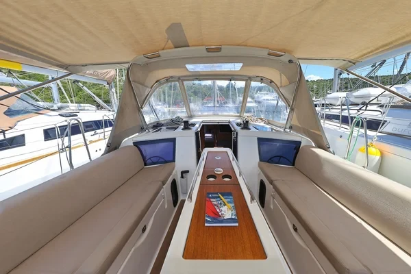 Dufour 390 - Boatscribe.com