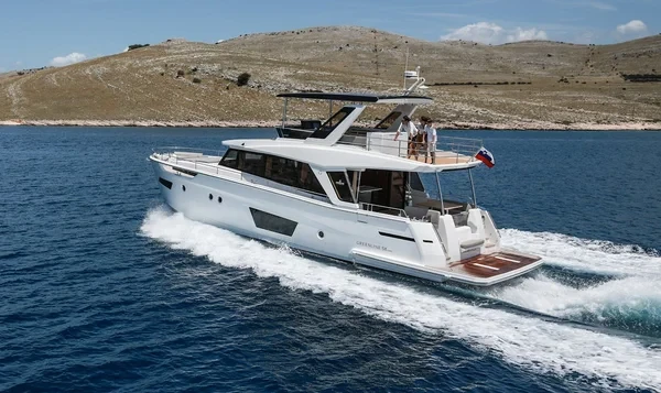 Greenline 58 Fly - Boatscribe.com