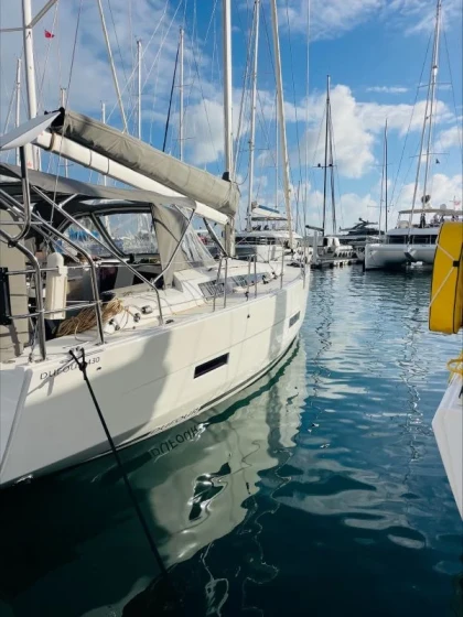 Dufour 430 - Boatscribe.com