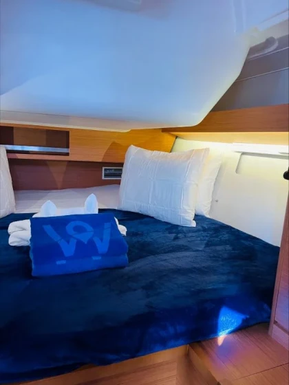 Dufour 430 - Boatscribe.com