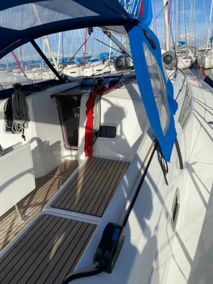 Sun Odyssey 380 - Boatscribe.com