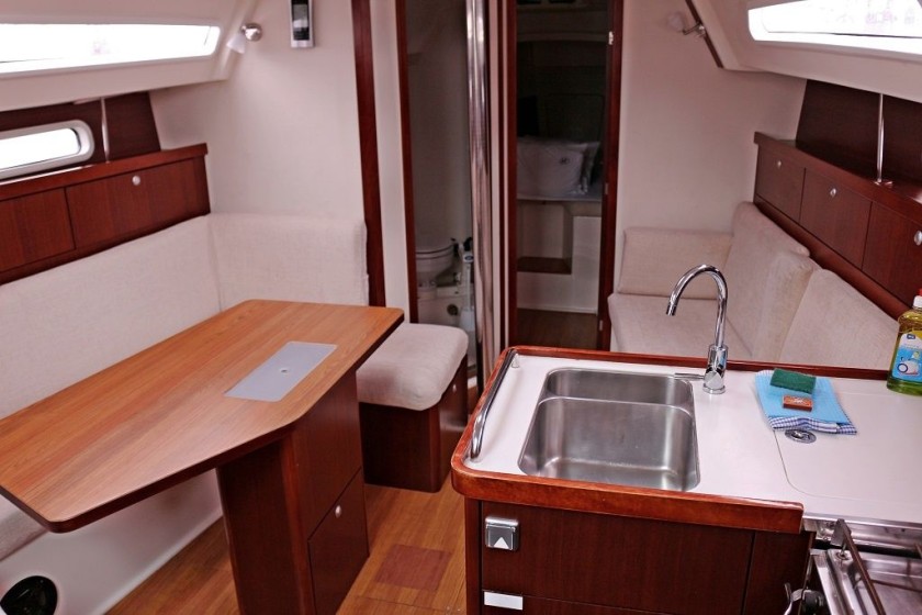 Hanse 350 - Boatscribe.com