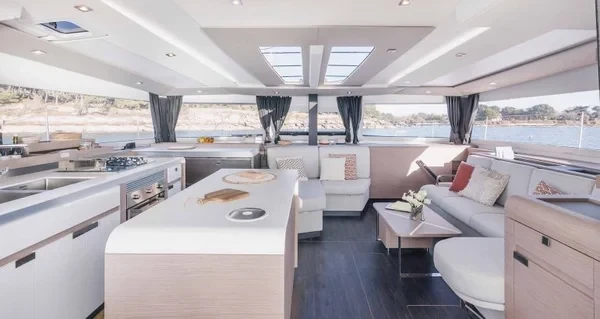 Aura 51 - Boatscribe.com