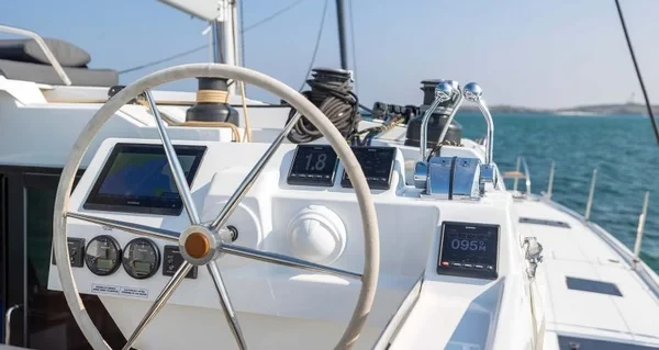 Aura 51 - Boatscribe.com