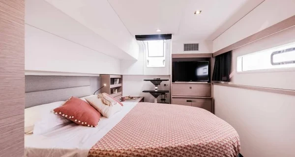 Aura 51 - Boatscribe.com