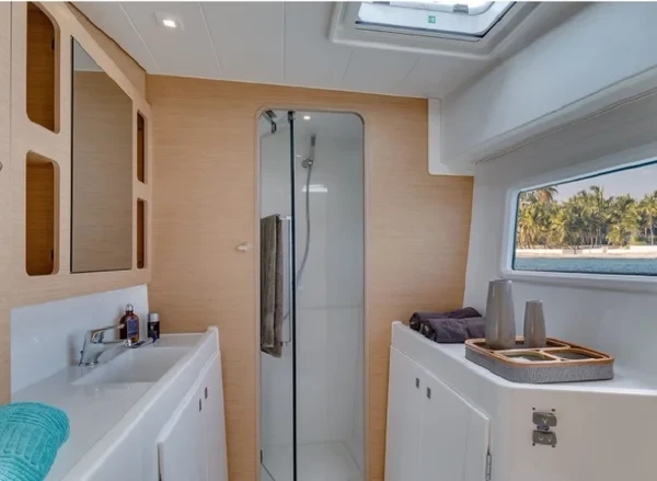 Lagoon 42 - Boatscribe.com