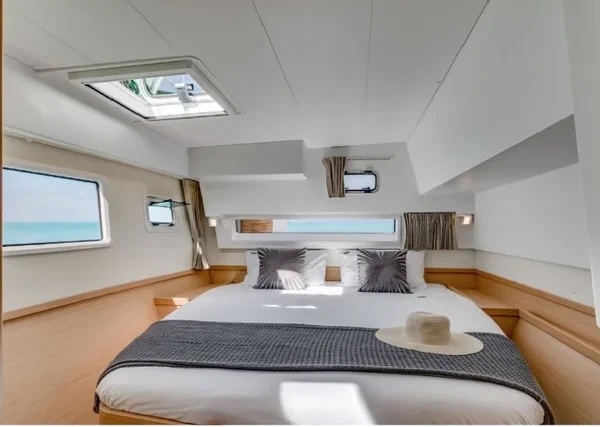 Lagoon 42 - Boatscribe.com