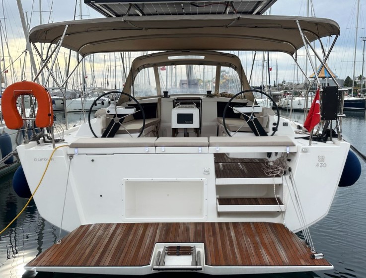 Dufour 430 - Boatscribe.com