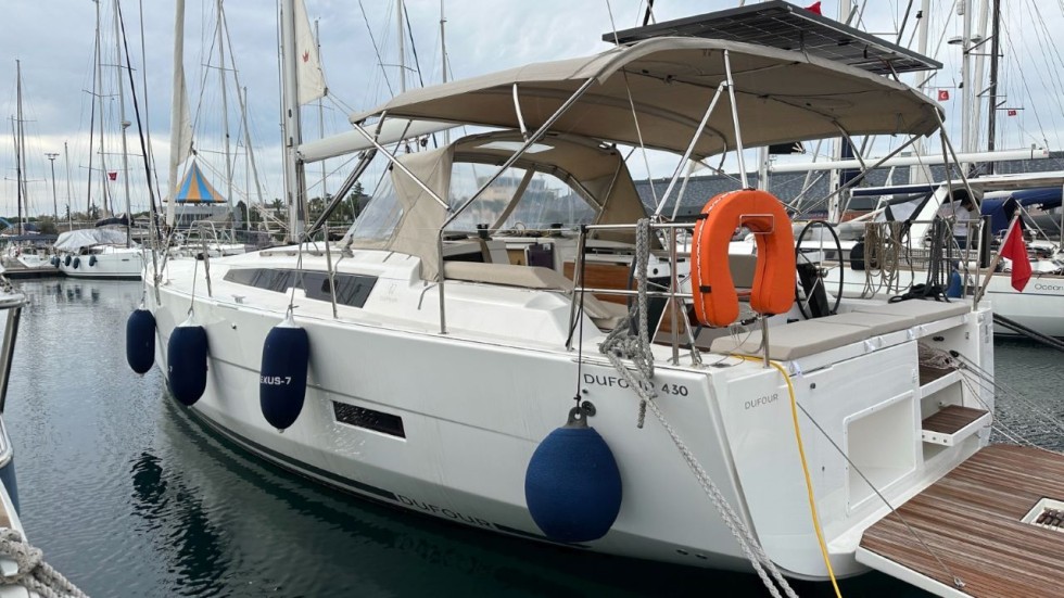 Dufour 430 - Boatscribe.com