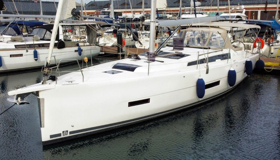Dufour 430 - Boatscribe.com