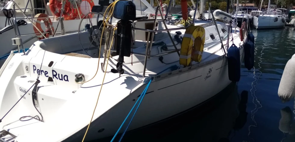 Dufour 36 Classic - Boatscribe.com