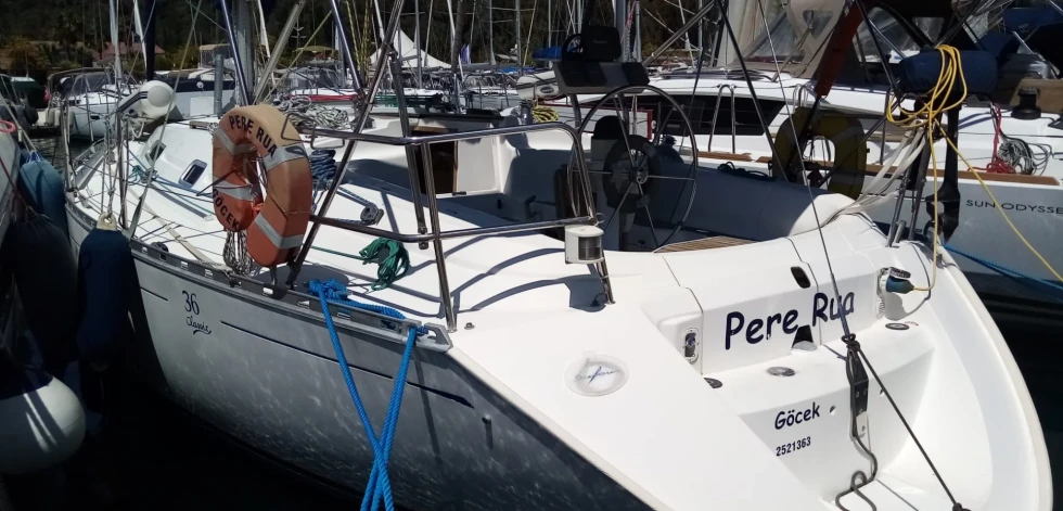 Dufour 36 Classic - Boatscribe.com