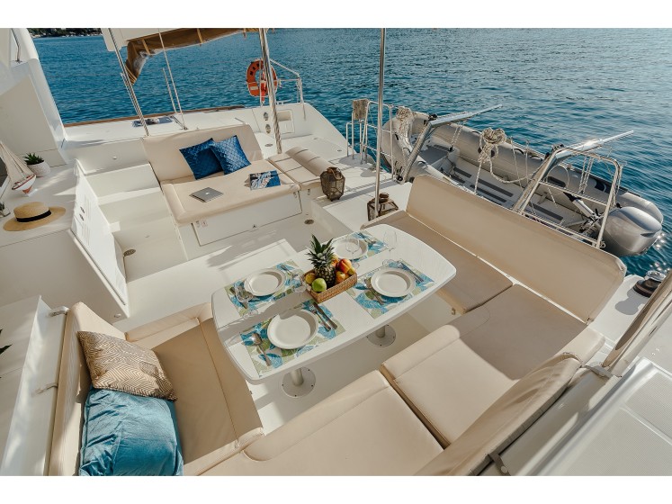 Lagoon 450 - Boatscribe.com
