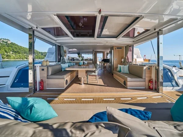 Bali 5.4 - Boatscribe.com