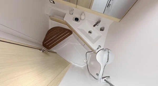 Oceanis 46.1 - Boatscribe.com