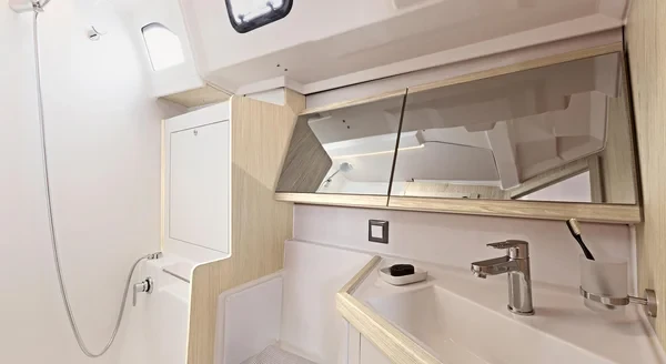 Oceanis 46.1 - Boatscribe.com