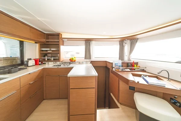 Lagoon 46 - Boatscribe.com