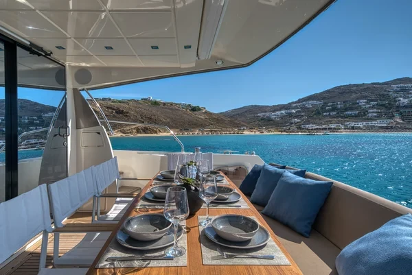 Prestige 550 Fly - Boatscribe.com