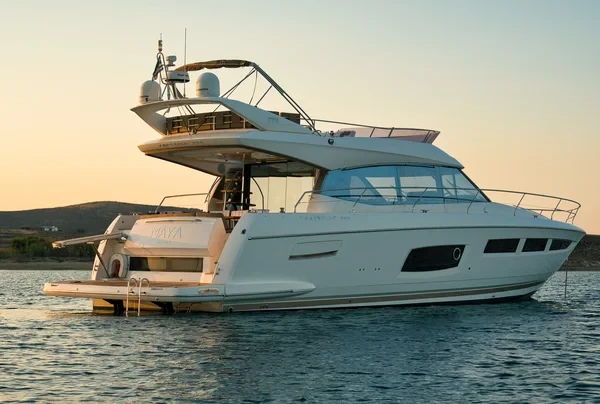 Prestige 550 Fly - Boatscribe.com