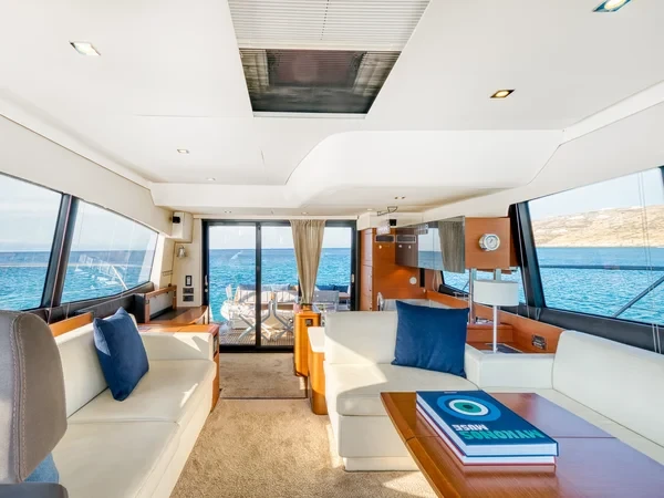 Prestige 550 Fly - Boatscribe.com