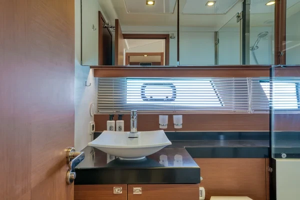 Prestige 550 Fly - Boatscribe.com