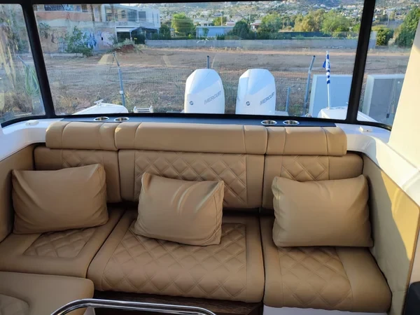 Axopar 37 XC Cross Cabin - Boatscribe.com