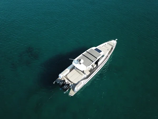 Axopar 37  Sun Top - Boatscribe.com