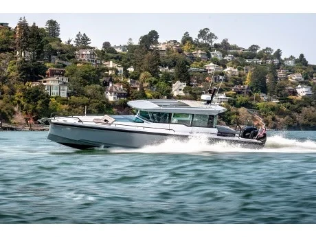 Axopar 37 XC Cross Cabin - Boatscribe.com