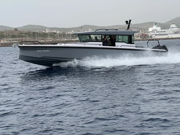 Axopar 37 XC Cross Cabin - Boatscribe.com