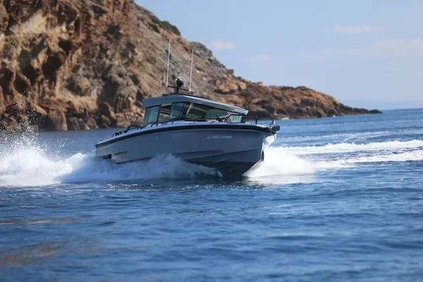 Axopar 37 XC Cross Cabin - Boatscribe.com