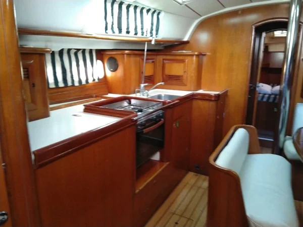 Oceanis 41.1 - Boatscribe.com