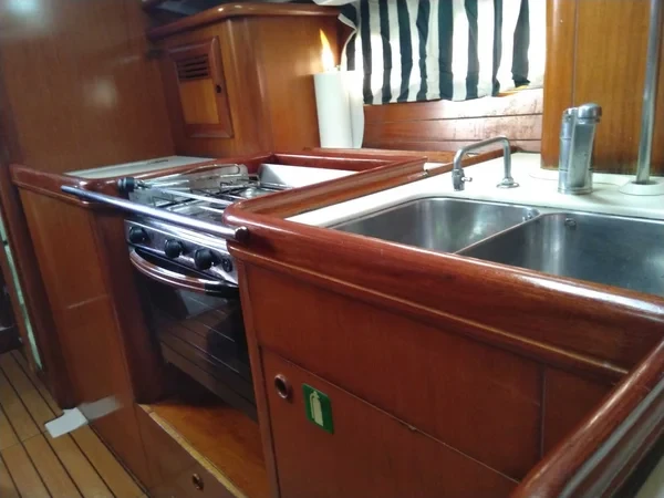 Oceanis 41.1 - Boatscribe.com