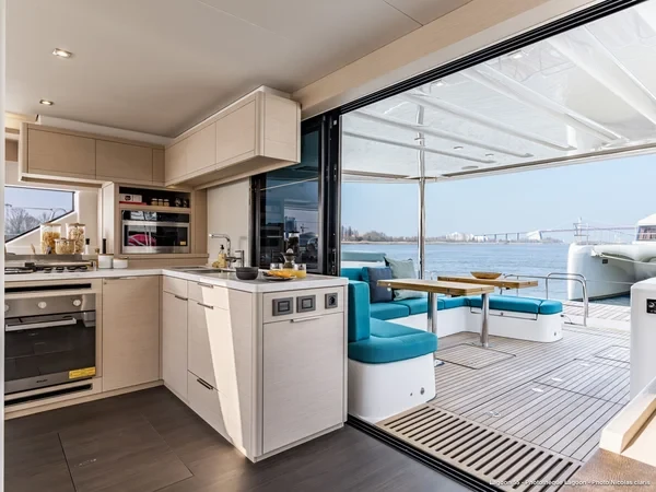 Lagoon 55 - Boatscribe.com
