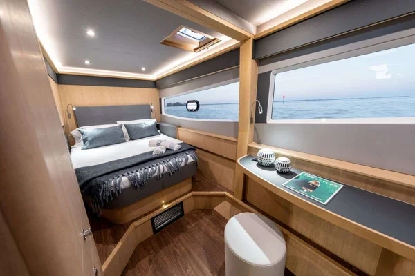 Aquila 42 - Boatscribe.com