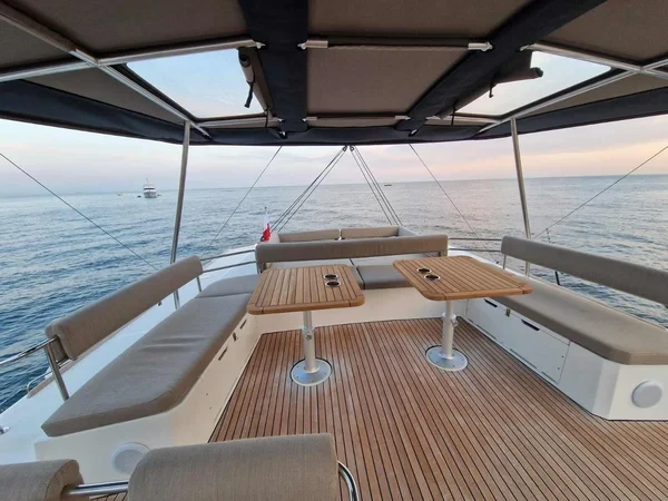 Bali 5.4 - Boatscribe.com