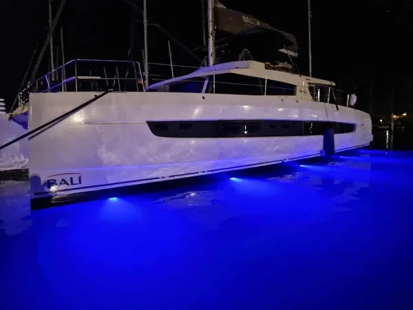 Bali 5.4 - Boatscribe.com