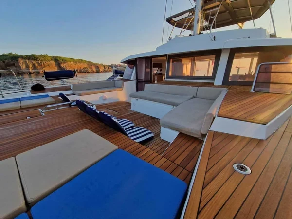 Bali 5.4 - Boatscribe.com