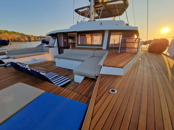 Bali 5.4 - Boatscribe.com