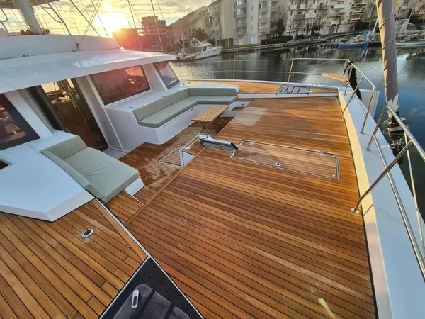 Bali 5.4 - Boatscribe.com