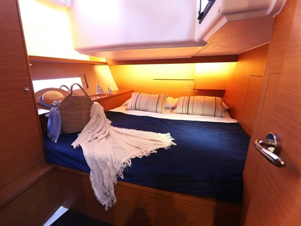 Dufour 470 - Boatscribe.com