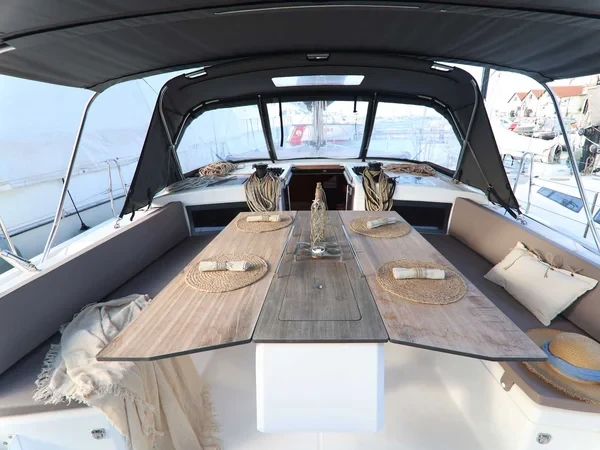 Dufour 470 - Boatscribe.com