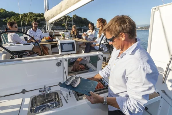 Dufour 430 - Boatscribe.com