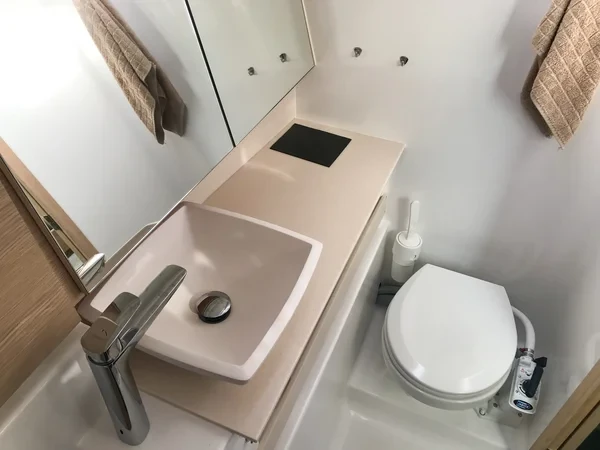 Dufour 430 - Boatscribe.com
