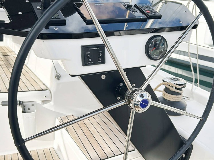 Dufour 470 - Boatscribe.com