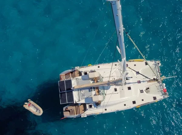Privilege 615 - Boatscribe.com