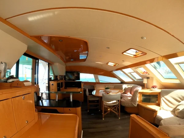 Privilege 615 - Boatscribe.com